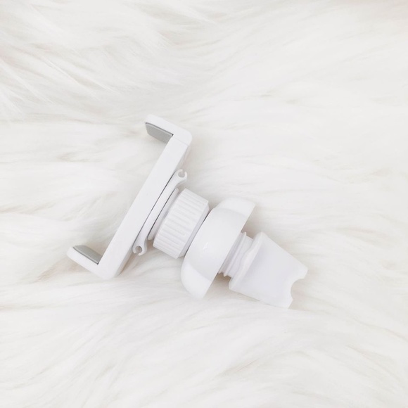 Brand New Miniso car phone holder case gps - Picture 2 of 3